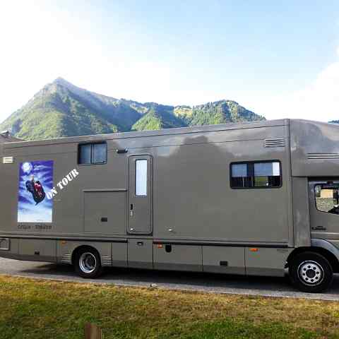 02-mercedes-atego